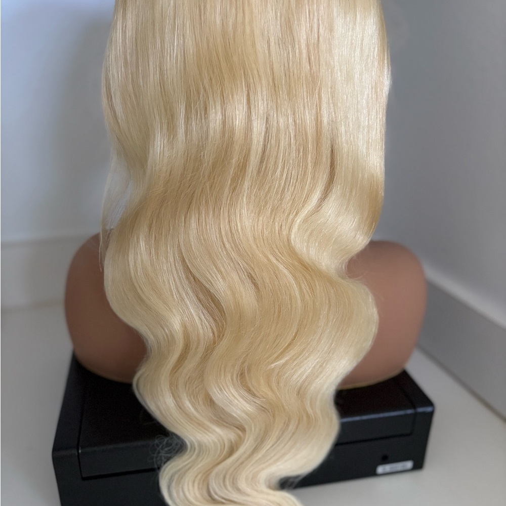 Blonde Wavy Hair Wig